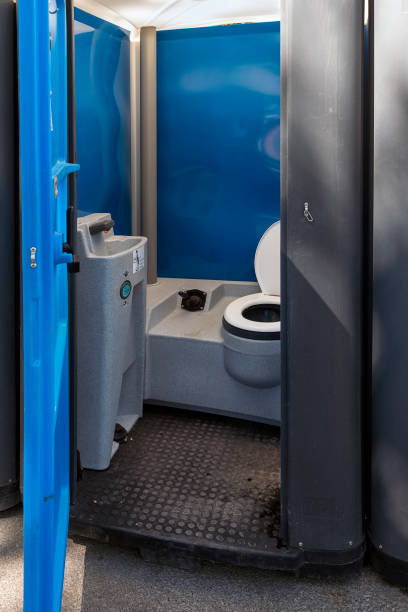 Best Luxury portable toilet rental  in Onarga, IL